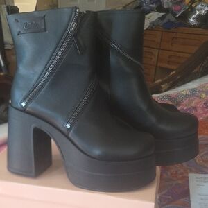 Candie's Black Heeled Boots with Zipper Detail